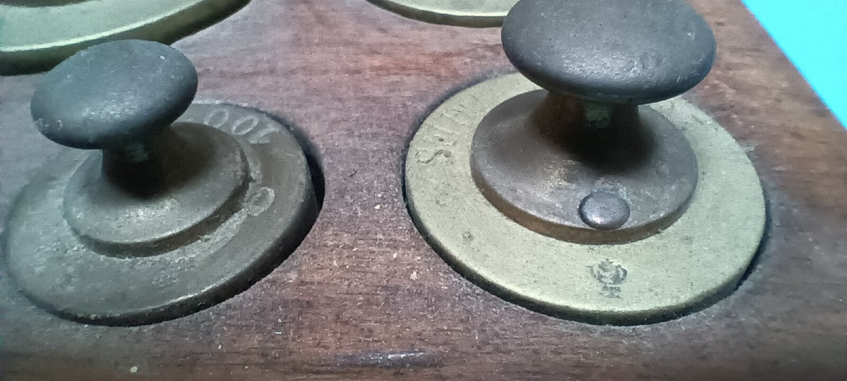 Boite de poids de 4 kg laiton - XIX siècle-photo-1