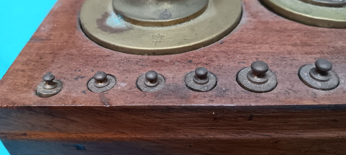 Boite de poids de 4 kg laiton - XIX siècle-photo-2