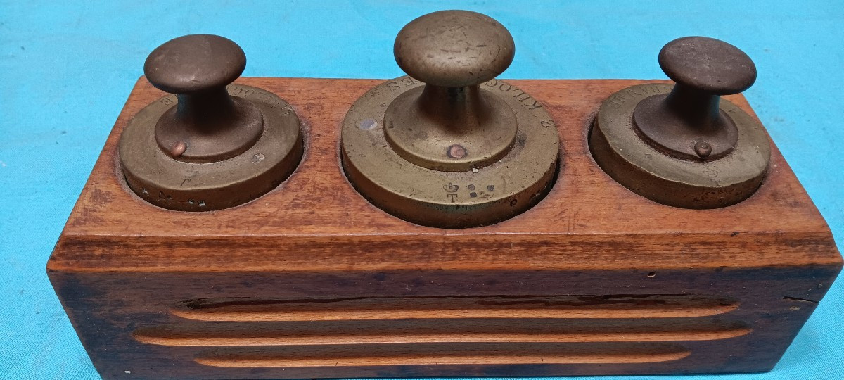 Boite de poids de 4 kg laiton - XIX siècle-photo-2
