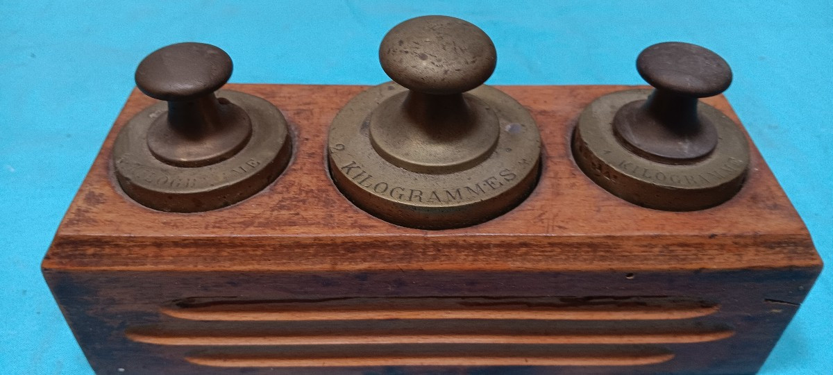 Boite de poids de 4 kg laiton - XIX siècle