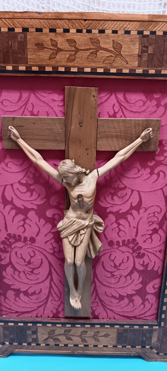 Christ dans un cadre marqueté -  Fin XVIII, Début XIX siècle