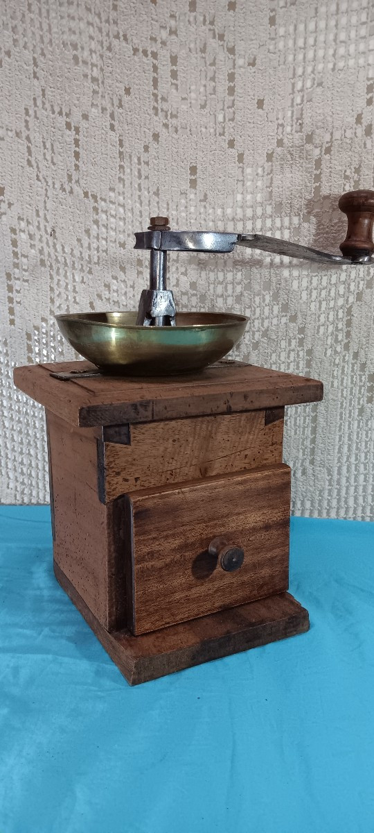 19th Century Countertop Coffee Grinder
