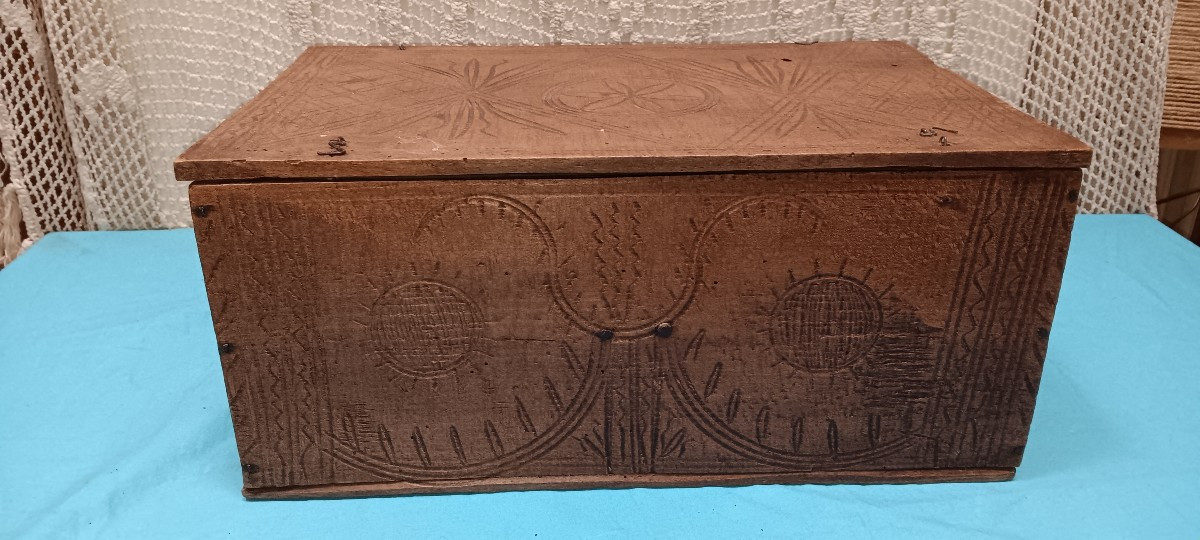 Vosges Wooden Box - Folk Art - 19th Century