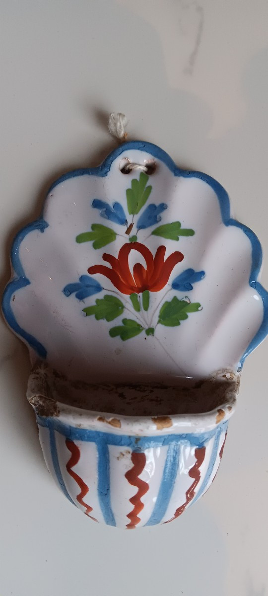 Saint Clement Earthenware Holy Water Font-photo-1