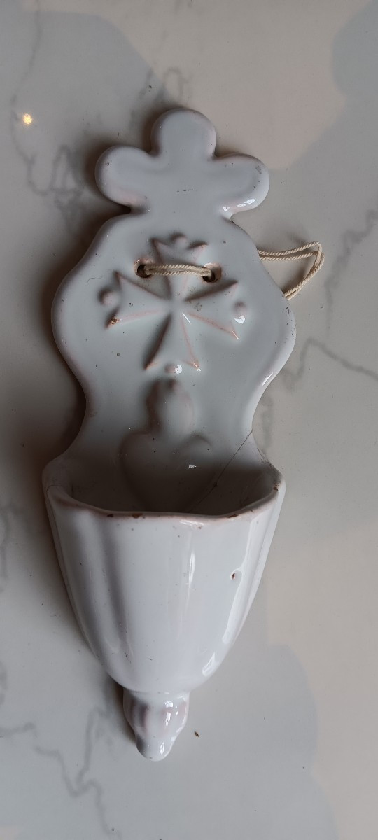 Saint Clement Earthenware Holy Water Font-photo-3