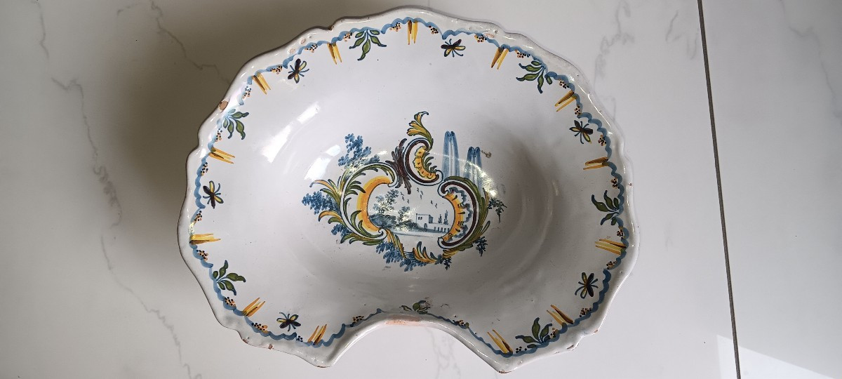 Nevers Shaving Dish - 18th Century