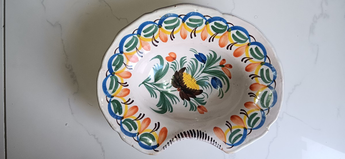 Plat à barbe de Nevers - Fin XVIII ou Début XIX siècle
