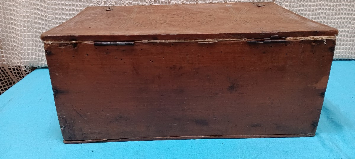 Vosges Wooden Box - Folk Art - 19th Century-photo-1