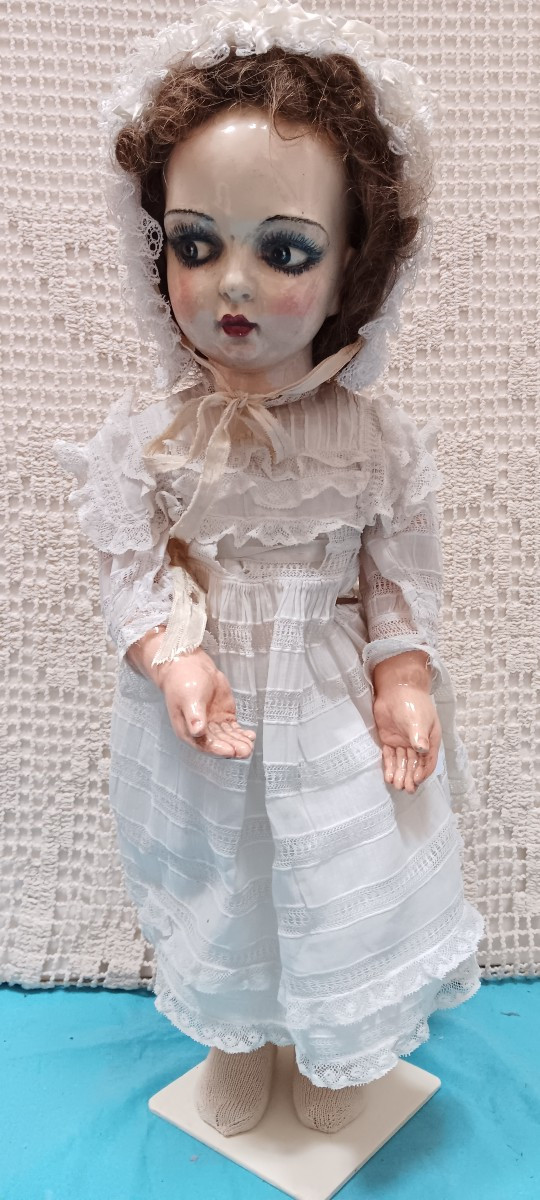 Ceramic/earthenware Doll