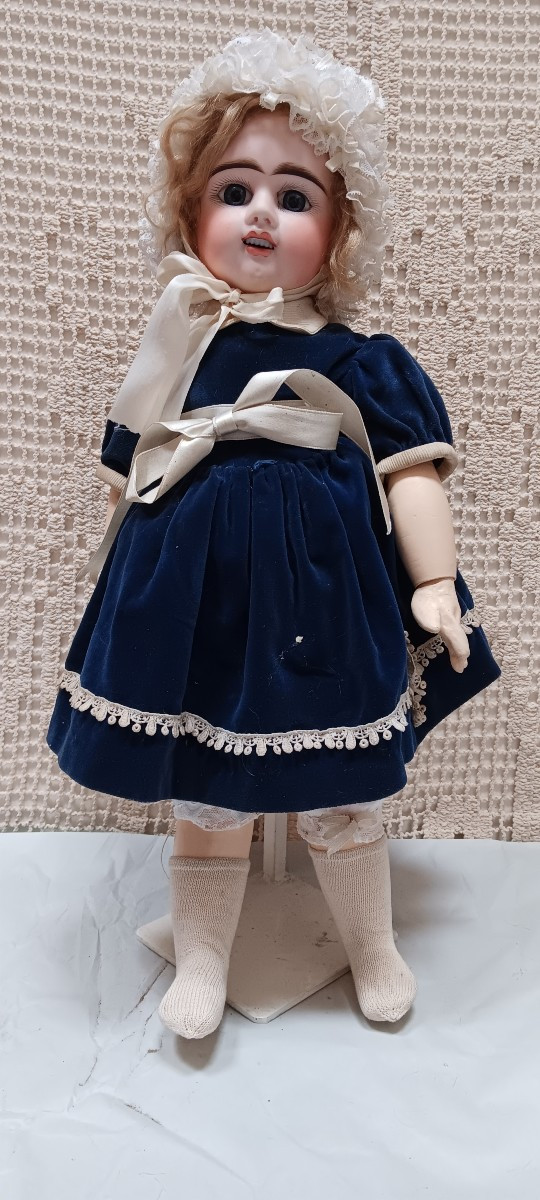 Denamur Doll No. 9 - Late 19th Century