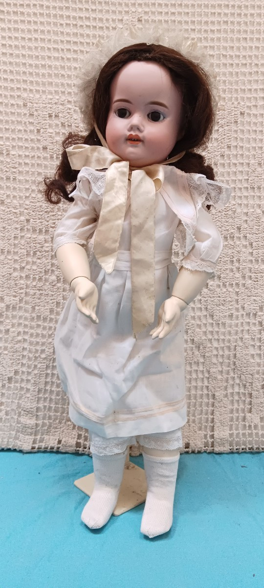 German Spbh Jep Doll, Size 8