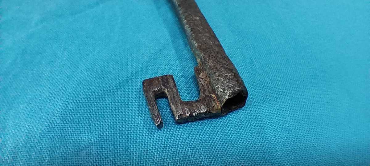 Venetian Key - 17th Century-photo-4