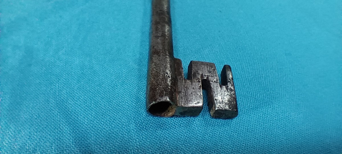 Wrought Iron Key - 18th Century-photo-4
