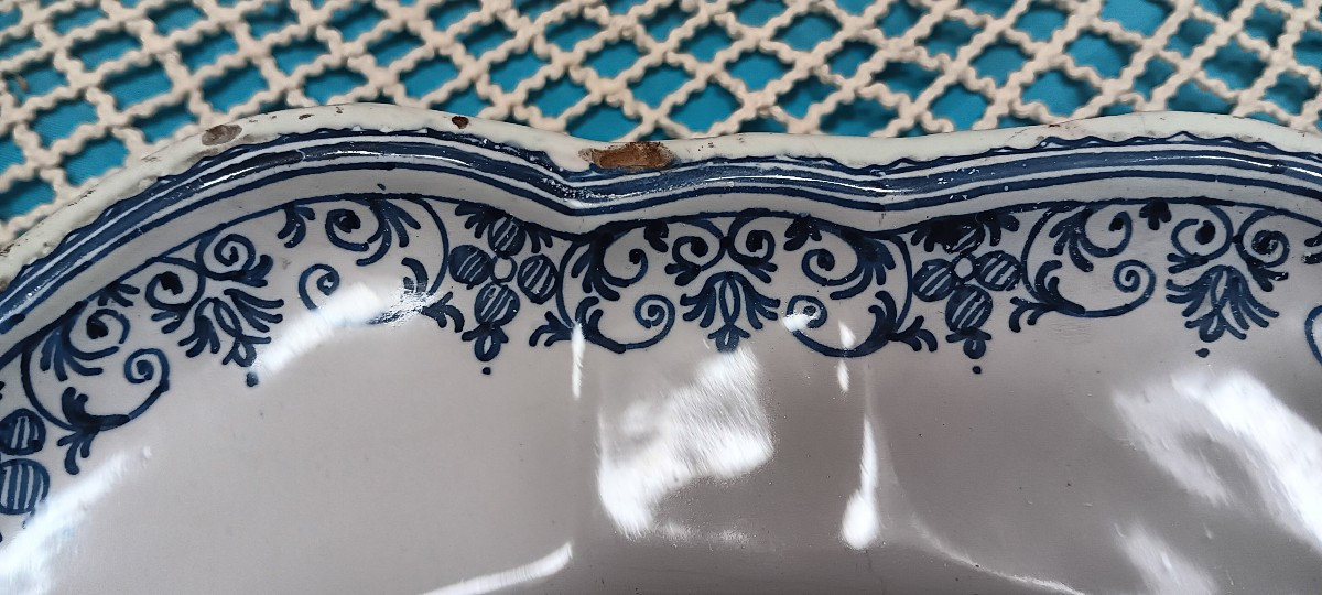 Grand plat de Lyon ou Moustiers - XVIII siècle-photo-1