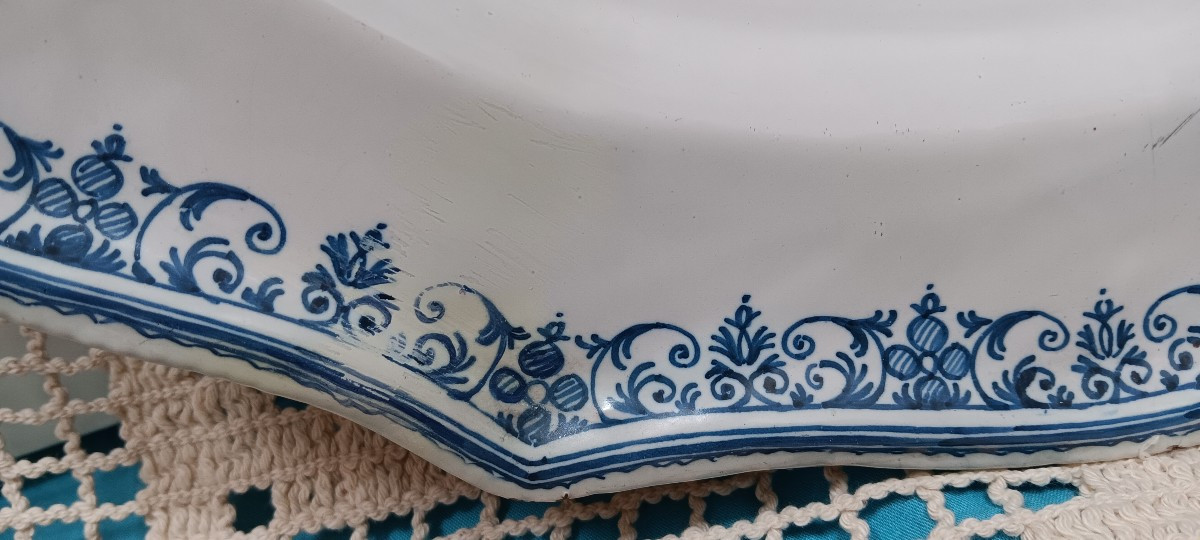 Grand plat de Lyon ou Moustiers - XVIII siècle-photo-2