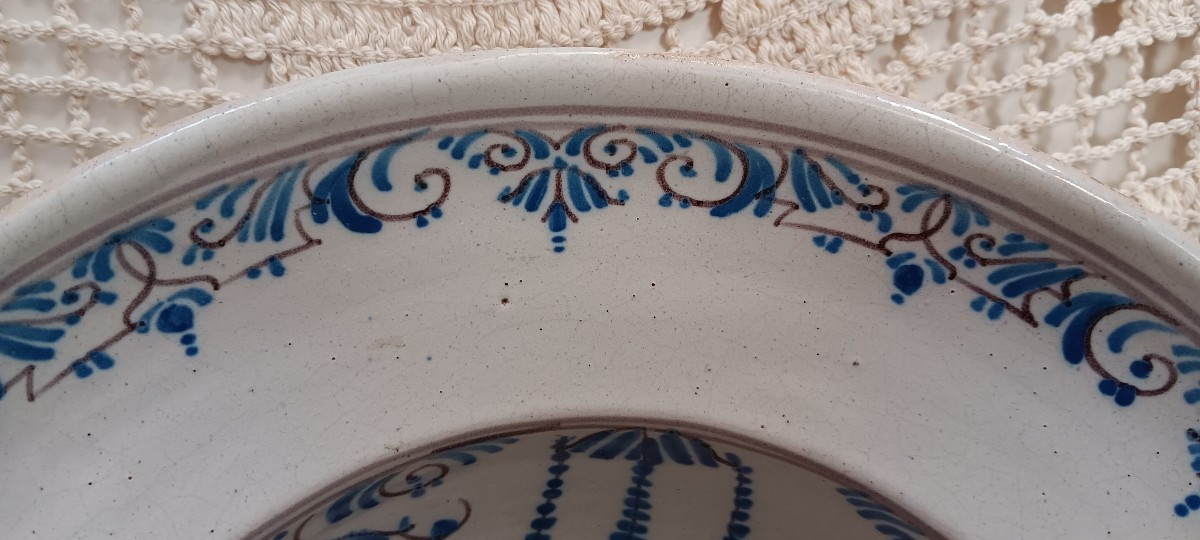 Plat à barbe de LYON - XVIII siècle-photo-1