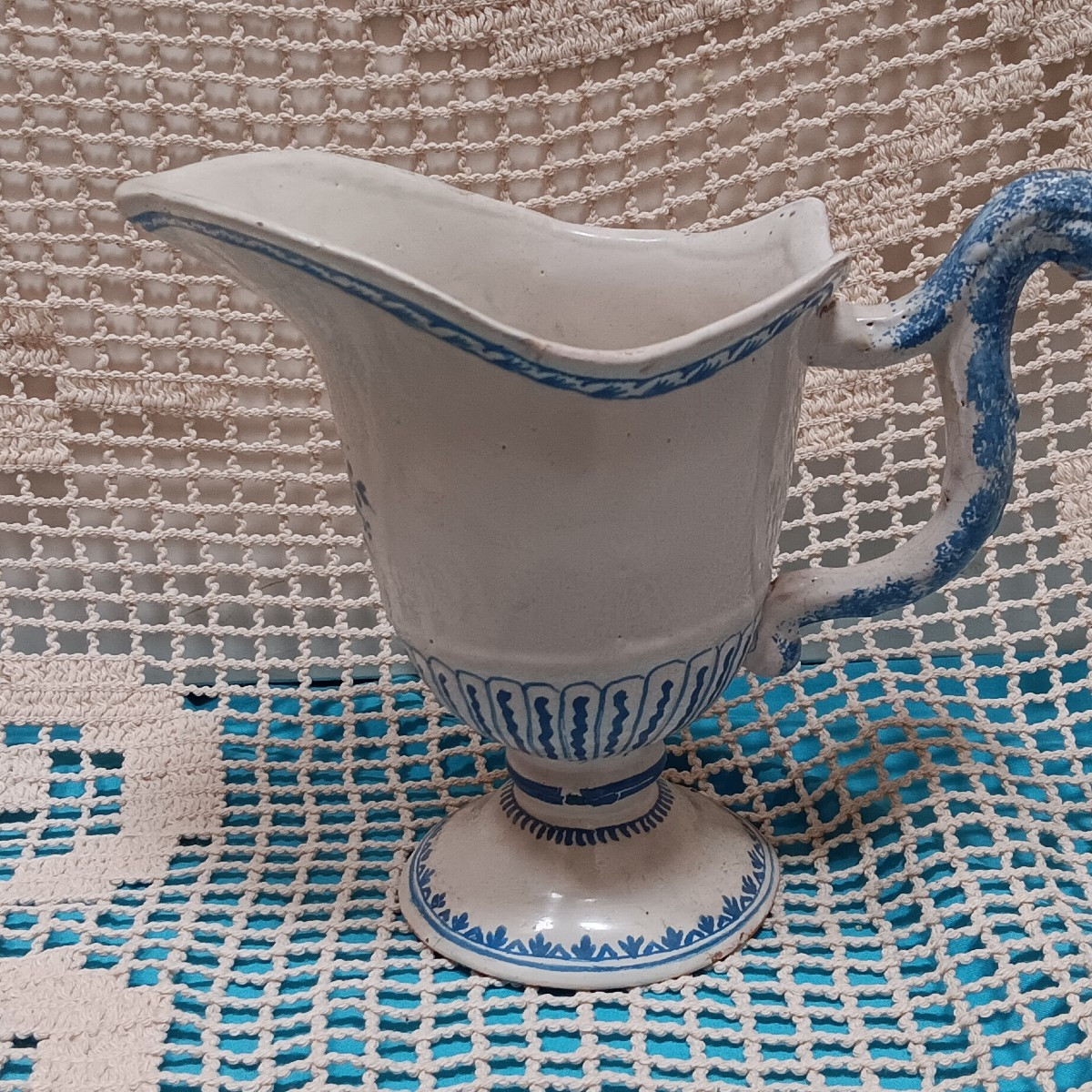 Aiguière en faience forme casque  - XVIII siècle-photo-2