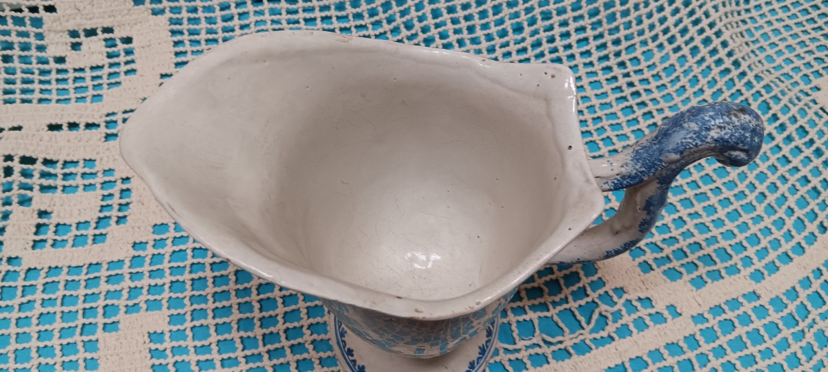 Aiguière en faience forme casque  - XVIII siècle-photo-1