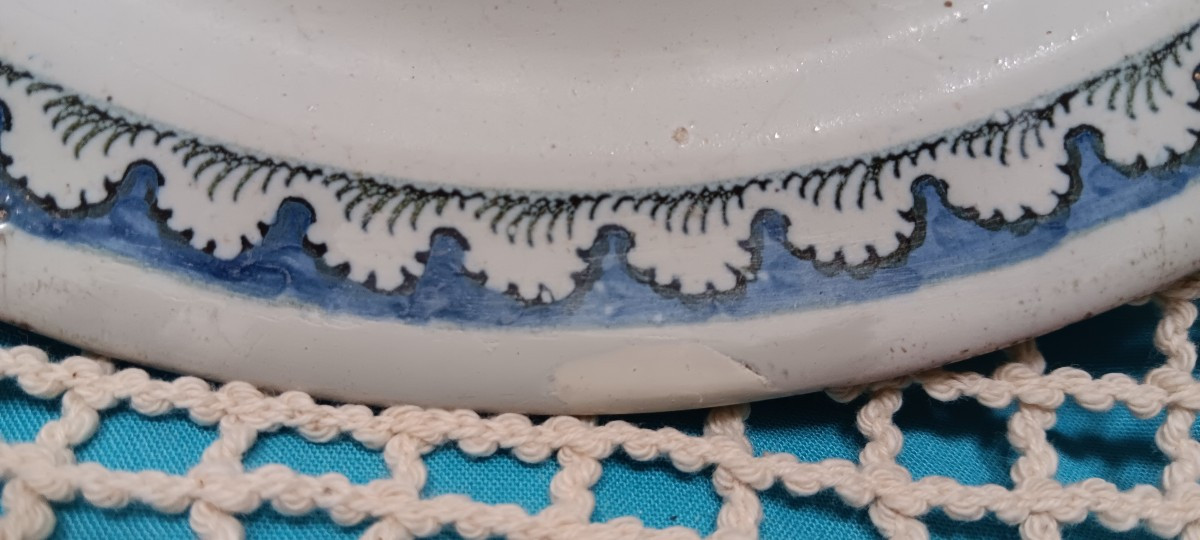 Assiette avec blason - Début XVIII siècle-photo-1