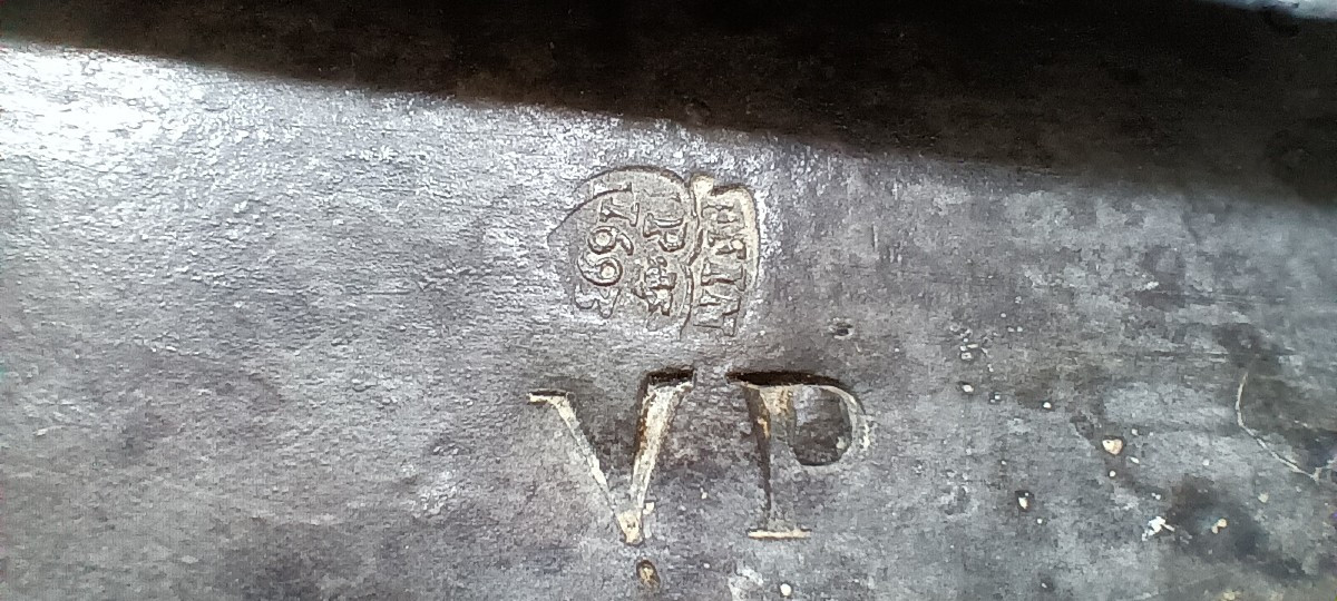 Coffret aux Saintes Huiles en étain - XVII siècle-photo-3