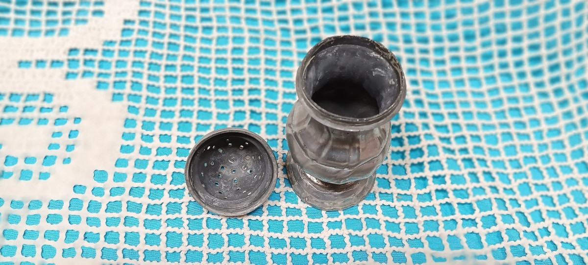 18th Century Pewter Sugar Shaker-photo-4