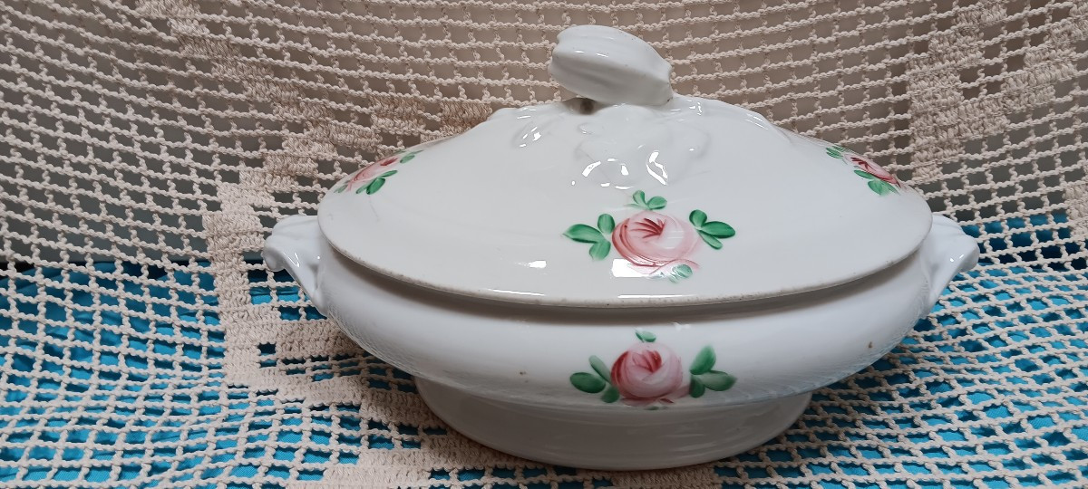 Soupière en porcelaine de Bayeux - XIX siècle
