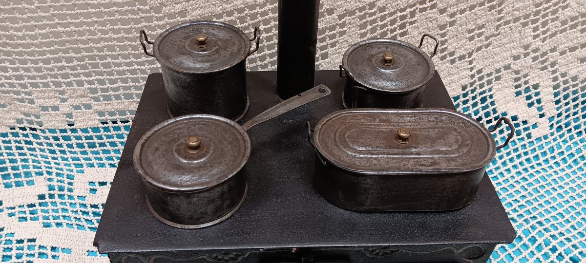 Sheet Metal Doll's Stove-photo-3