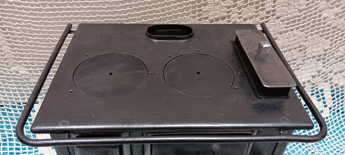 Sheet Metal Doll's Stove-photo-2