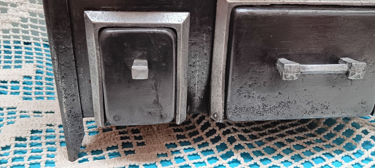 Sheet Metal Doll's Stove-photo-5