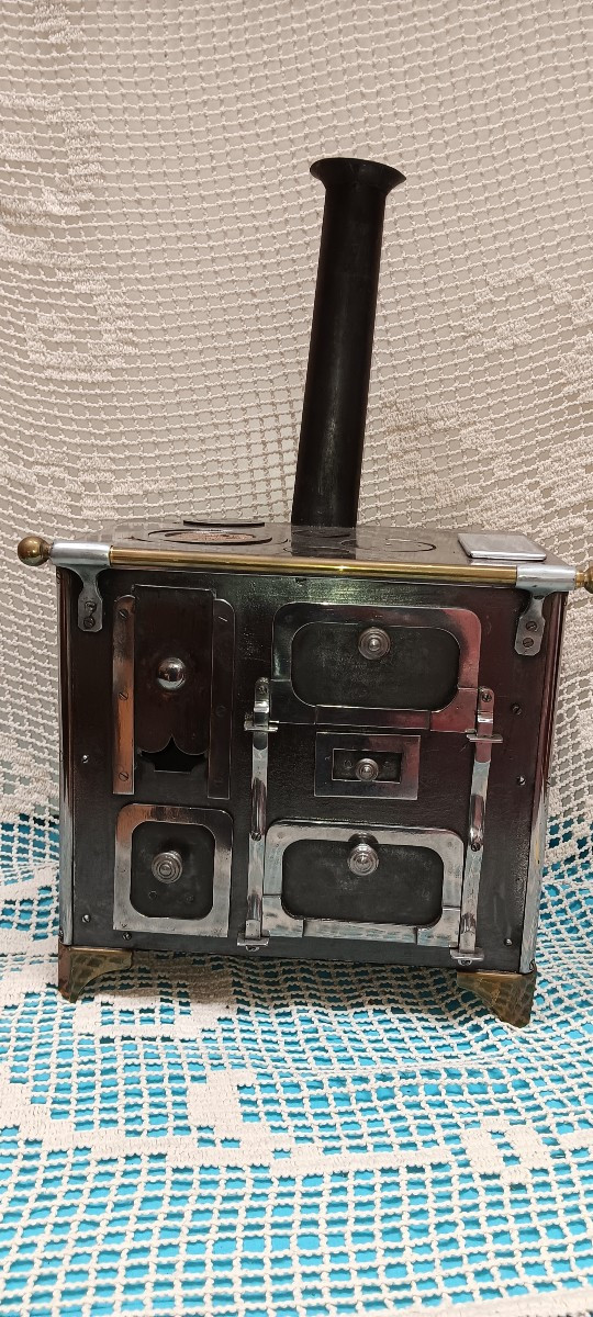 Sheet Metal Doll Or Demonstration Stove