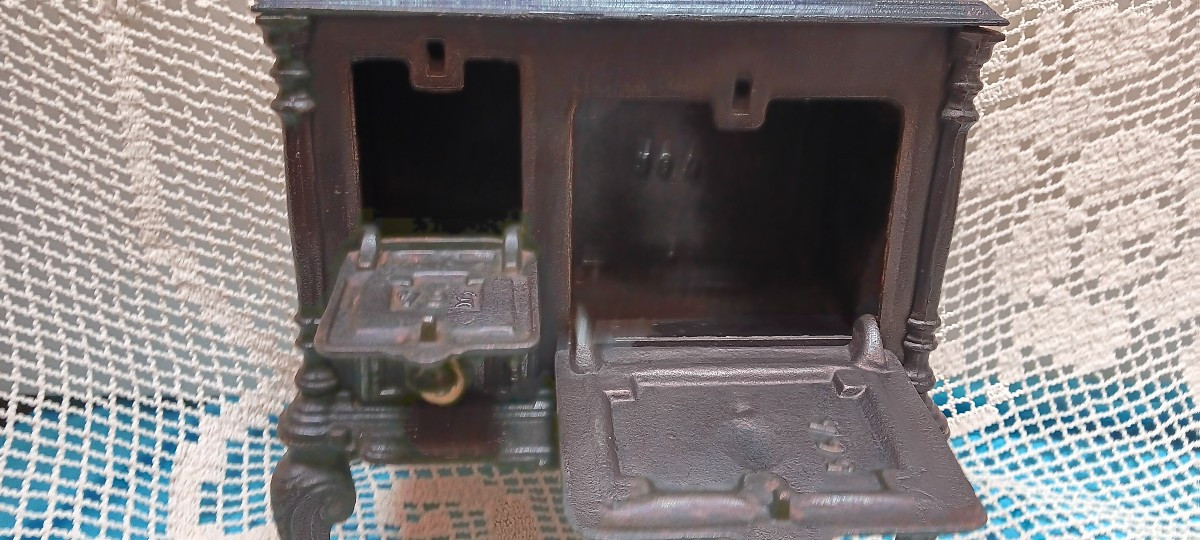 Cuisinère en fonte de poupée ou de démonstration-photo-1