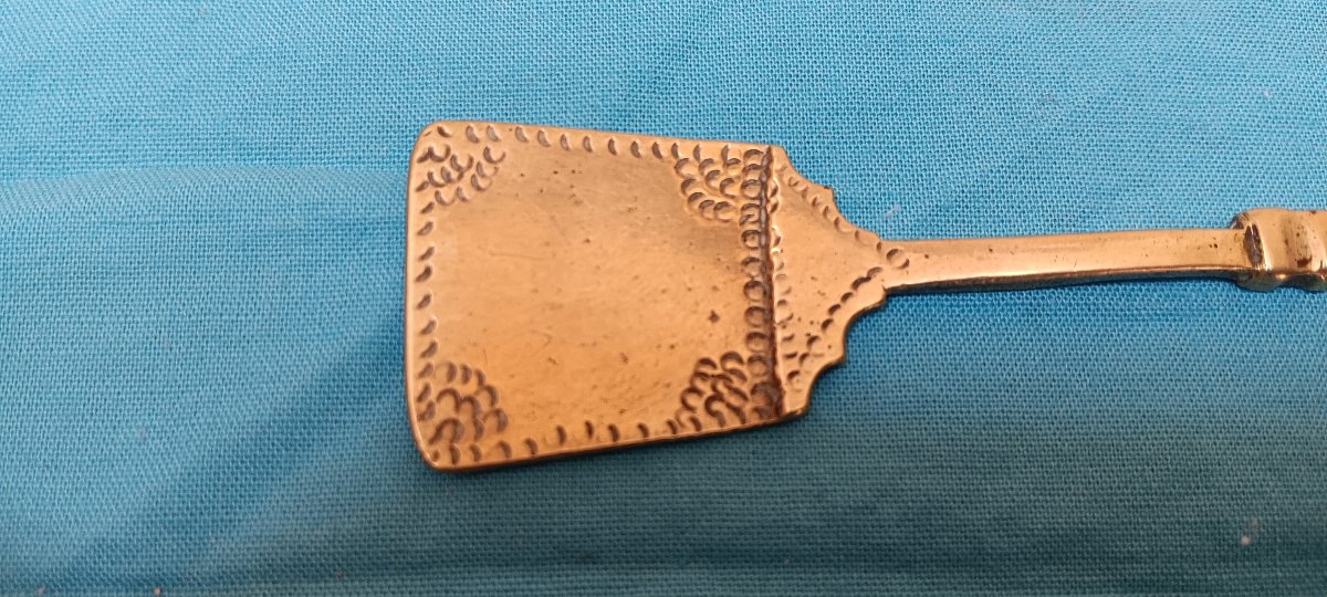 Pelle à couvot en bronze - XVIII ou XIX siècle-photo-3