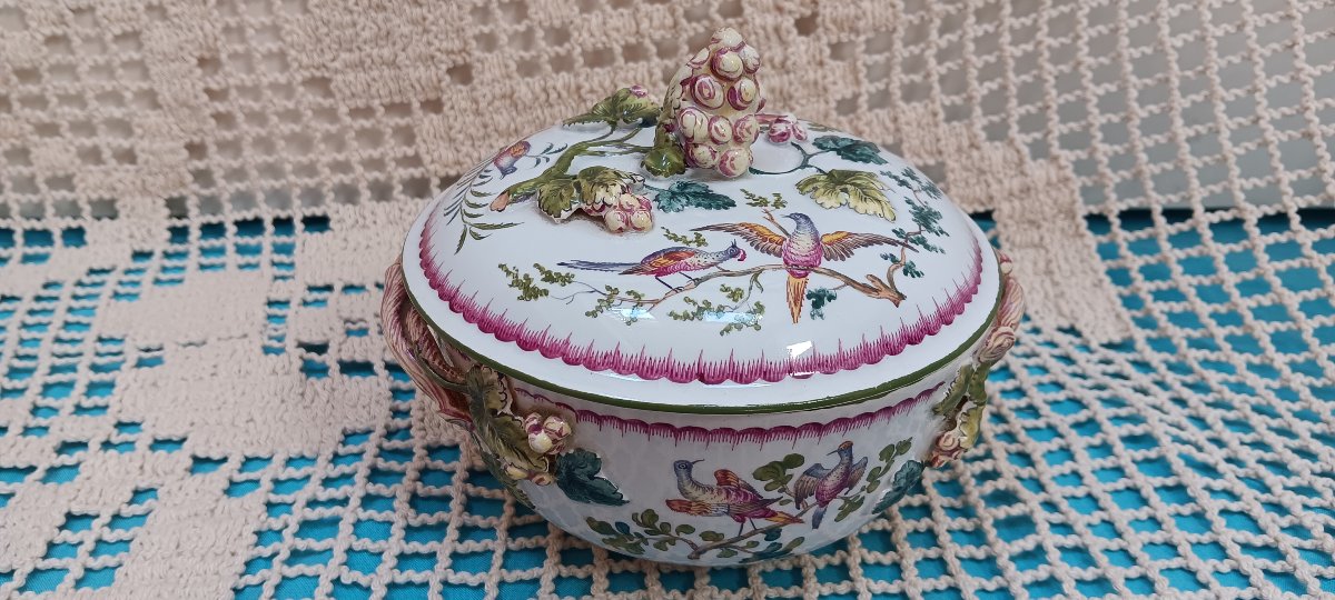 Aprey Broth Pot - 18th Century