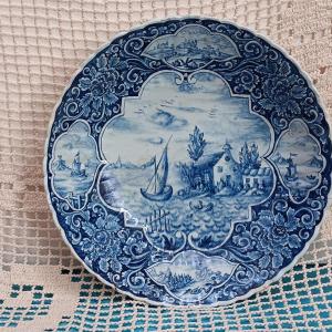 Plat creux en camaieu de Delf - XVIII siècle