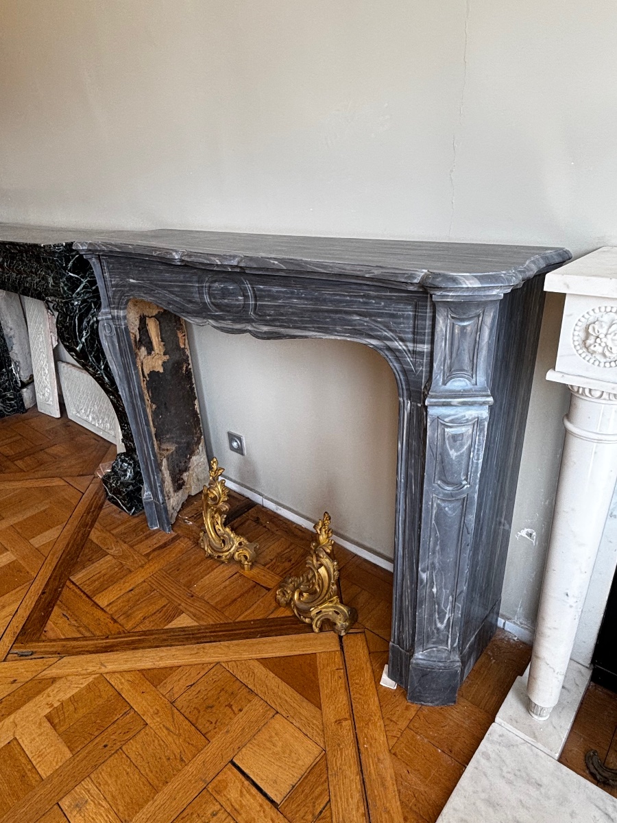 Cheminée Ancienne En Marbre Bleu Turquin Fin XIXeme Dite Pompadour A Pieds Louis XV-photo-3