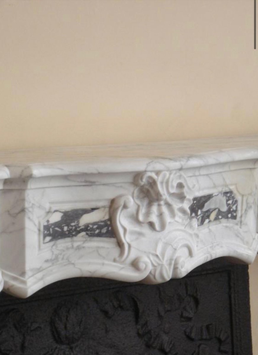 Magnificent And Rare Antique Louis XV Provencal Fireplace In Carare White Marble-photo-2