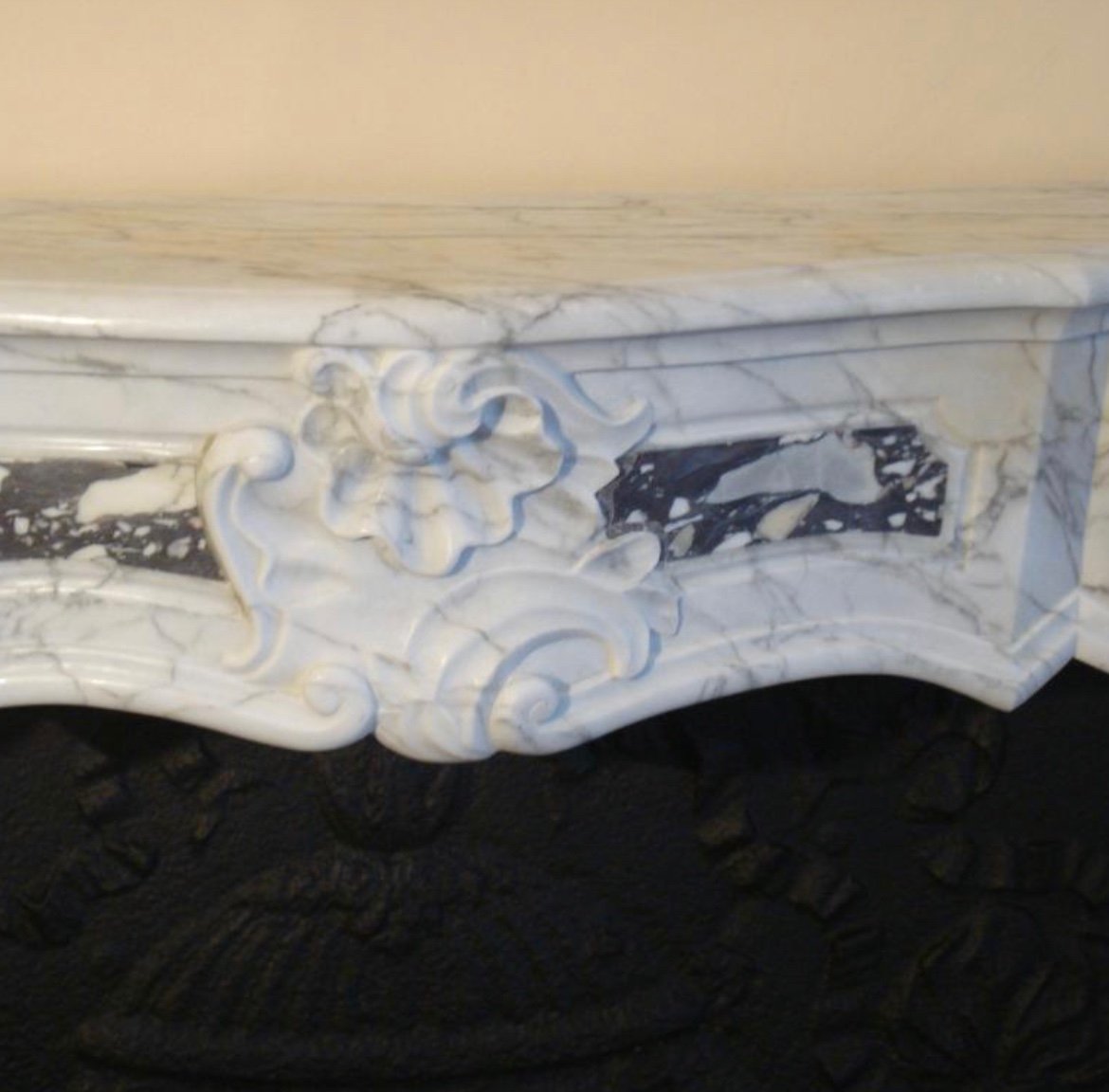 Magnificent And Rare Antique Louis XV Provencal Fireplace In Carare White Marble-photo-4