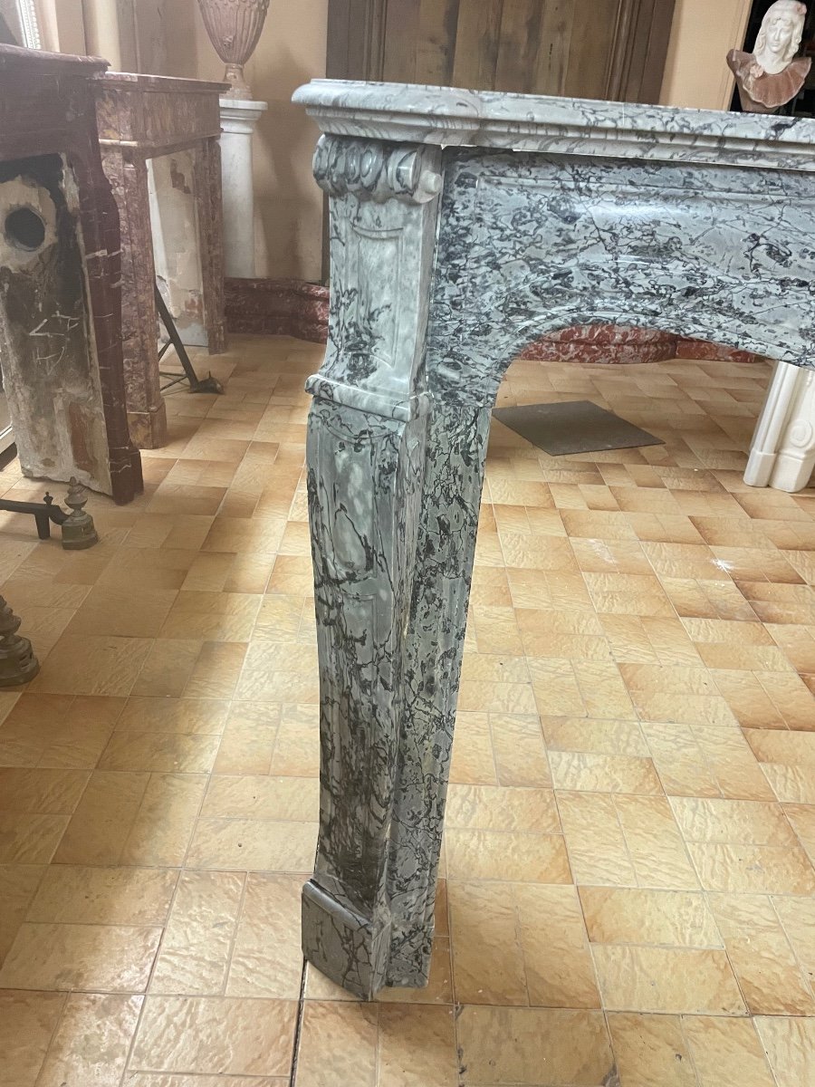 Belle Cheminée Pompadour A Pieds Louis XV XIXème Réalisée En Marbre Bleu Fleuri-photo-3