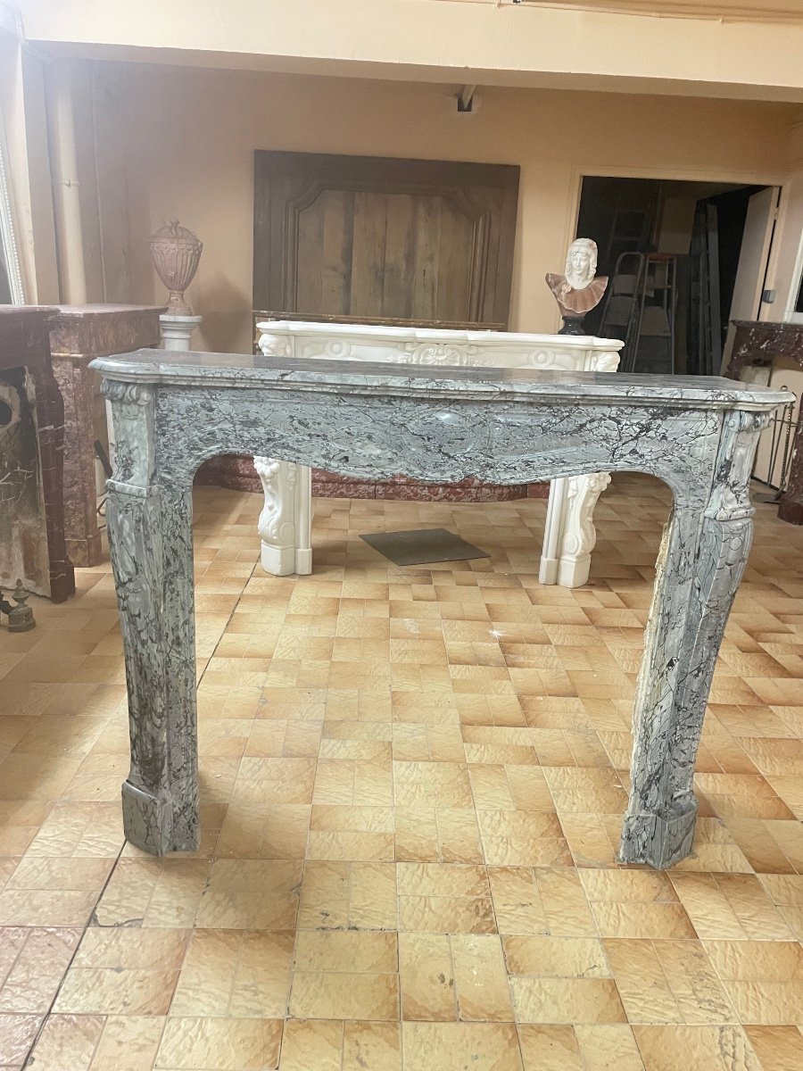 Belle Cheminée Pompadour A Pieds Louis XV XIXème Réalisée En Marbre Bleu Fleuri-photo-1