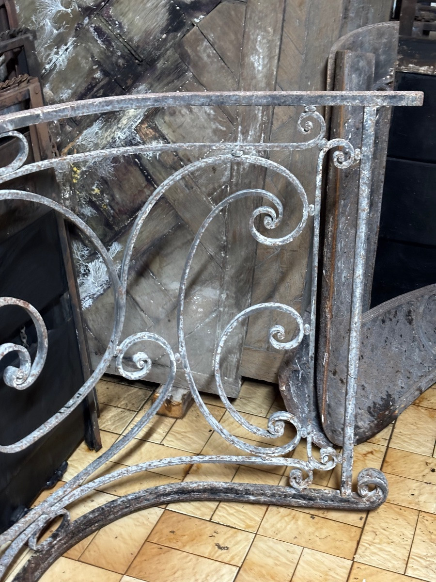 Belle Et élégante Descente D’escalier En Fonte de fer XIXeme -photo-2