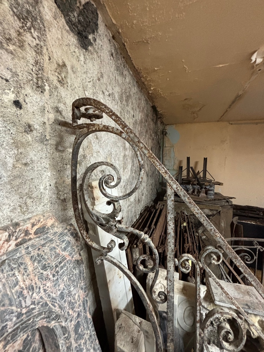 Belle Et élégante Descente D’escalier En Fonte de fer XIXeme -photo-4