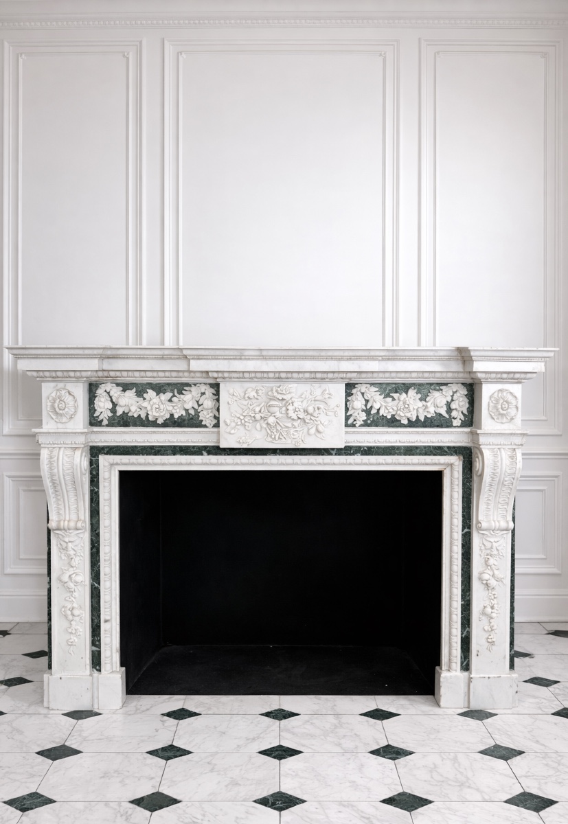 Cheminée En Marbre De Carrare Blanc Et Vert Antique De La Fin Du XIXème Siècle