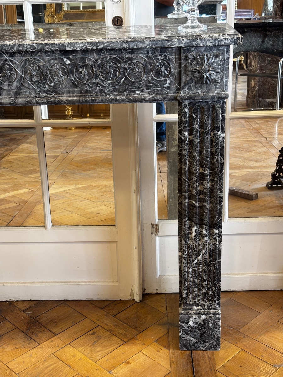 Elegante Cheminee Louis XVI Realisee En Marbre Gris Saint Anne-photo-3