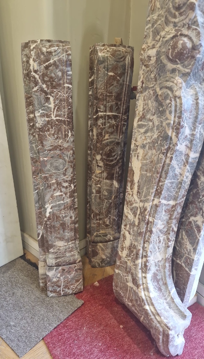 Belle Cheminée Ancienne D’époque Louis XV Réalisée En Marbre Rouge -photo-2