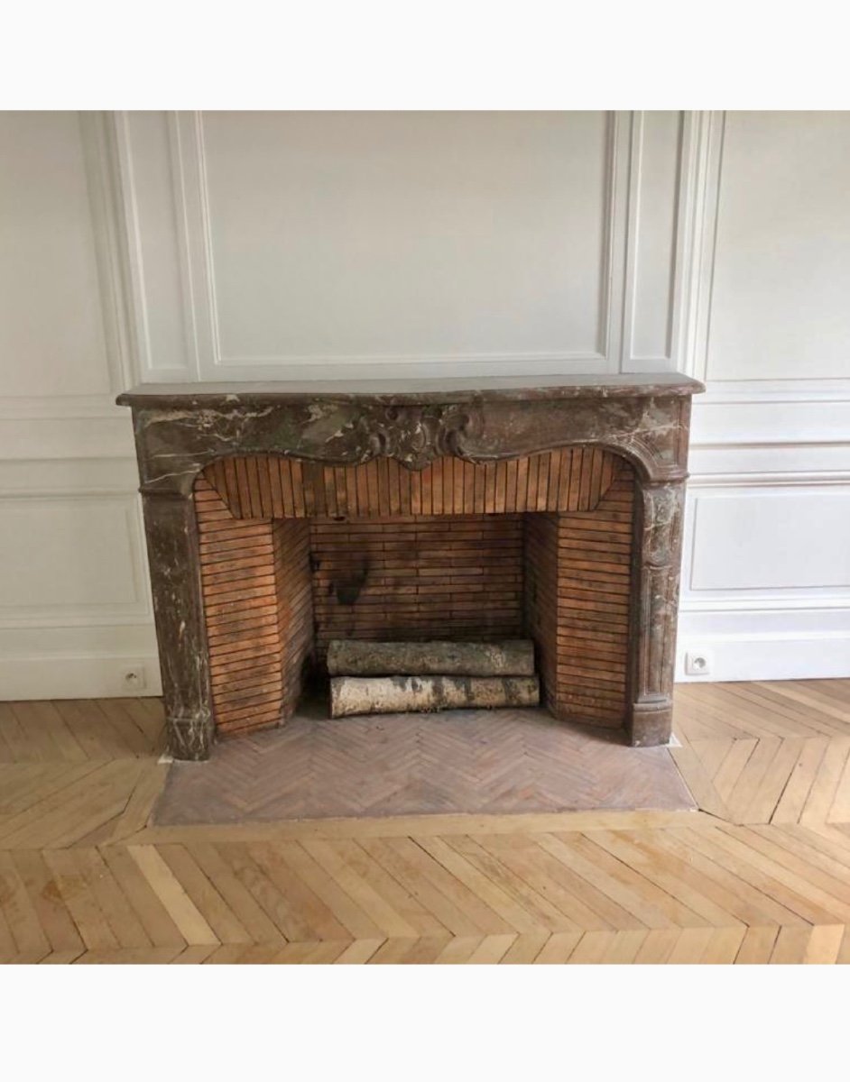 Elegante Louis XV Period Fireplace In Royal Red Marble 