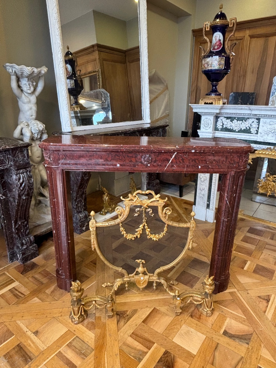 Cheminée Ancienne De Style Louis XVI Réalisée En Marbre Rouge Griotte Datant Du XIXeme Siècle -photo-2