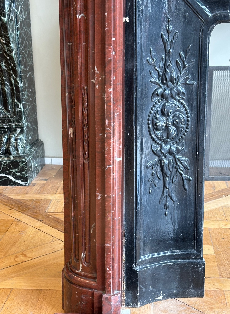 Cheminée Ancienne De Style Louis XVI Réalisée En Marbre Rouge Griotte Datant Du XIXeme Siècle -photo-4