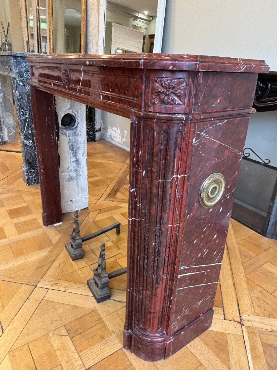 Cheminée Ancienne De Style Louis XVI Réalisée En Marbre Rouge Griotte Datant Du XIXeme Siècle -photo-3