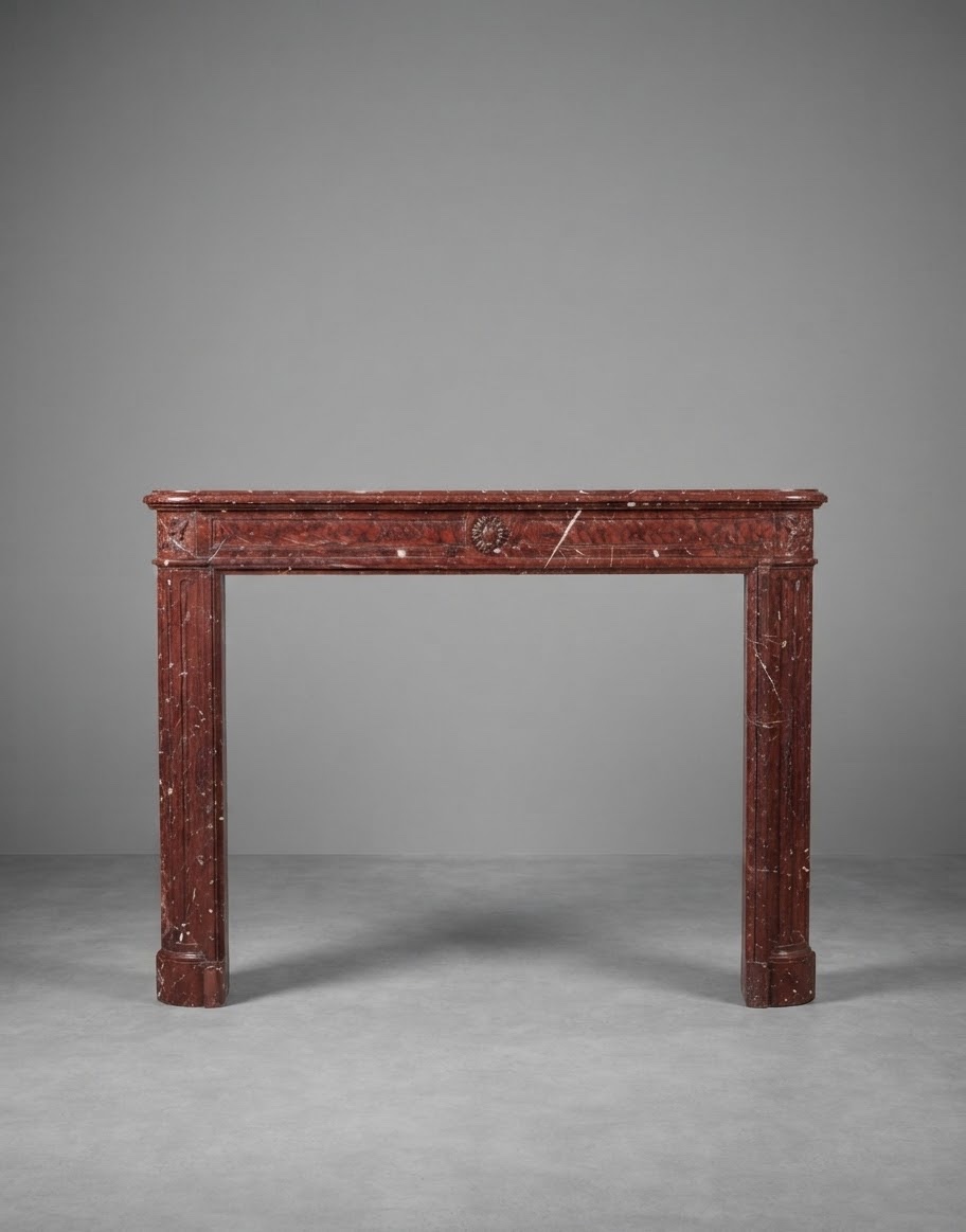 Cheminée Ancienne De Style Louis XVI Réalisée En Marbre Rouge Griotte Datant Du XIXeme Siècle 