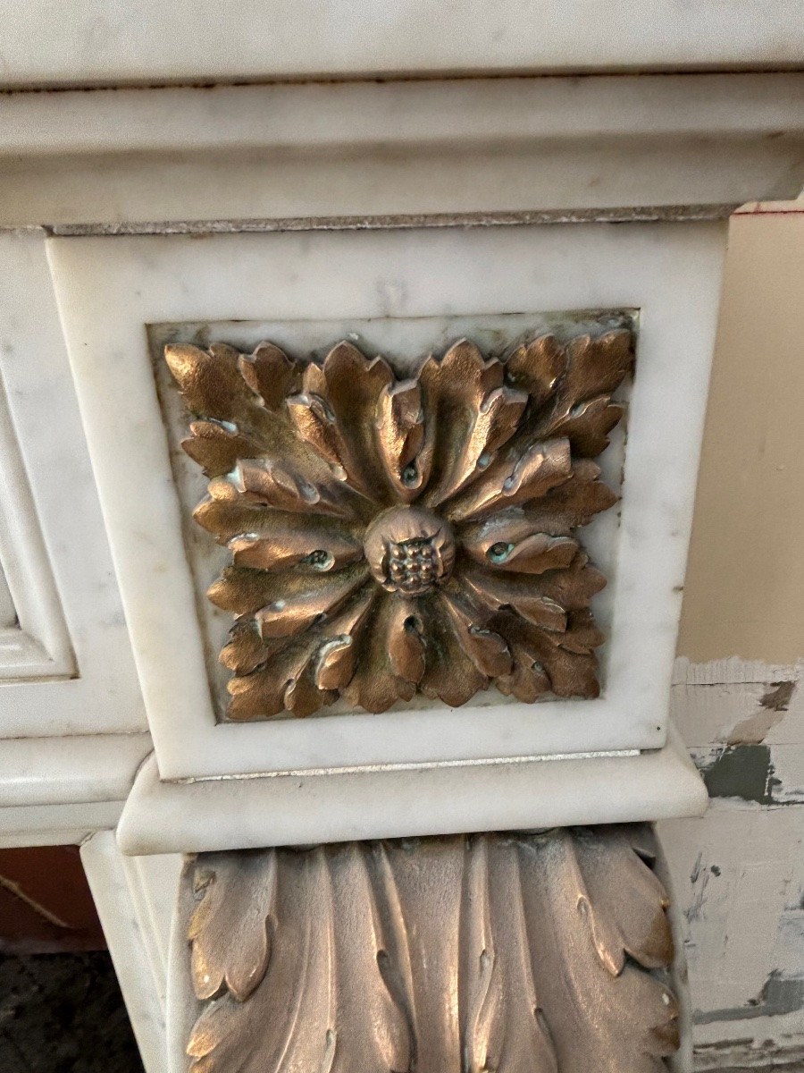 Antique Louis XVI Style Marble Fireplace With Gilded Bronze Decor, Late 19th Century -photo-5